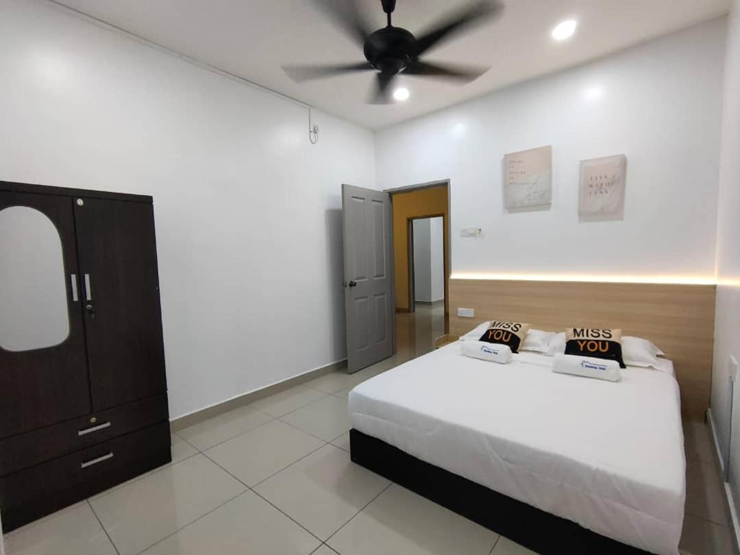 Setia Home Sitiawan Ktv 12+4 Pax Exteriör bild